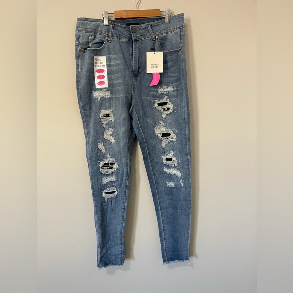 The Style Between Us Womens Jeans Size 16 Distressed Denim Skinny Leg Bottoms